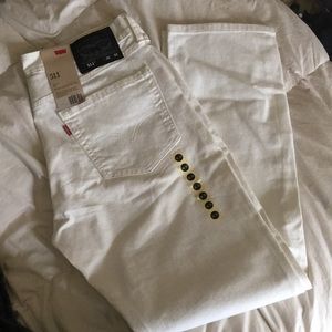 White denim Levi’s 511 slim fit